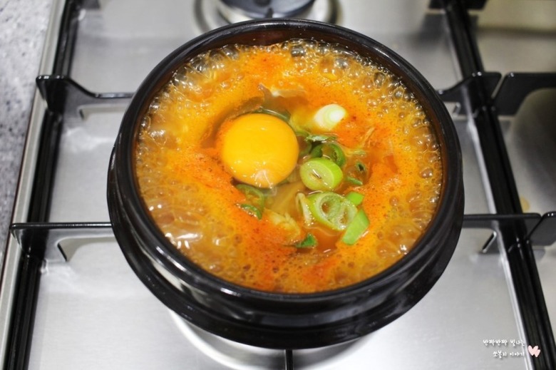 시원한 김치콩나물국밥 만드는 법