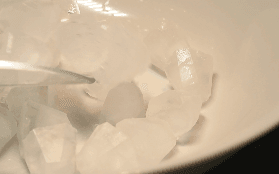 시원한 별미 면요리 얼음비빔소바