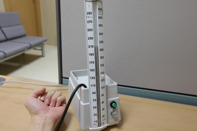 고혈압은 별다른 증상 없이 시작되기 때문에 초기 관리가 중요하다. 고혈압의 관리는 올바른 혈압 측정으로부터 시작된다. 통상 아침에 일어나서 화장실에 다녀온 다음 안정된 상태에서 측정한다. [제공=고려대 안암병원]