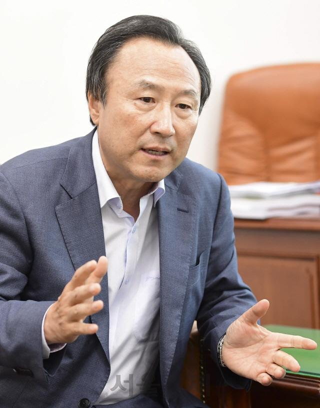 '불법 정치자금 수수' 홍일표 벌금 