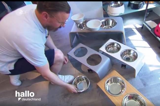지리 마씨모 르네 카터 씨가 디자인한 개밥그릇이 독일 한 방송 프로그램에 소개되고 있다.