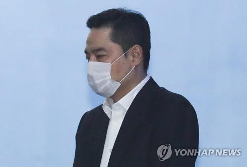 징역 1년 선고받은 강용석, 김부선 