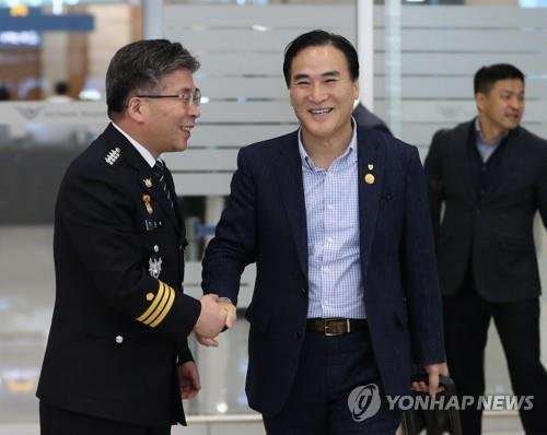 김종양 인터폴 총재 입국.. 文 대통