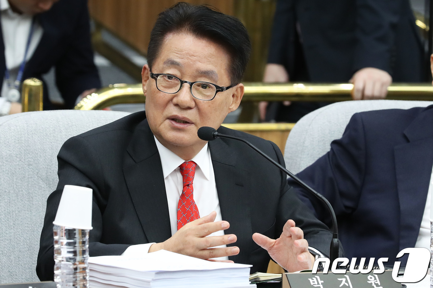 박지원 "조국 사퇴 반대… 사법개혁 