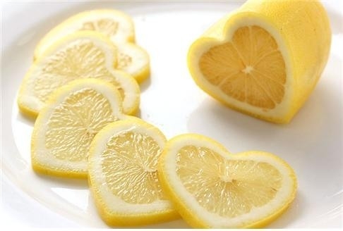 하트 모양으로 개량한 레몬