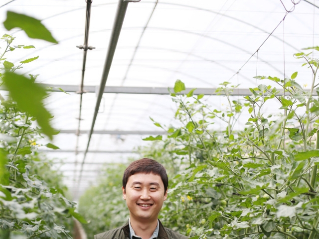 “이젠 땅과 토마토를 디자인하죠”…농부가 된 디자이너, ‘그래도팜’ 원승현 대표