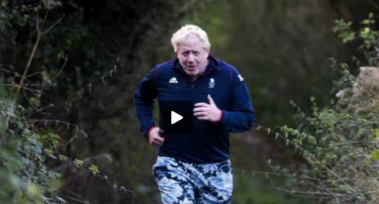코로나19 확진을 받았던 보리스 존슨 영국 총리가 체중관리를 위해 운동하는 모습 [사진=영국 방송 캡처]