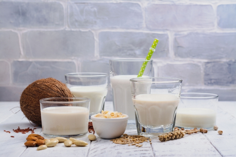 다양한 종류의 식물성 우유