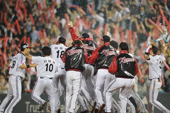 LG Twins