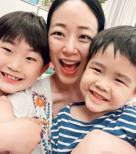 유지태의 아내 김효진과 두 아들들 / 인스타그램
