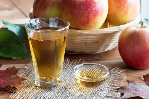 애플 사이다 비니거는 다이어트 이외에도 다양한 건강상 효능이 있다./ 셔터스톡
