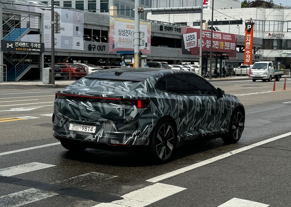 폴스타 프리미엄 쿠페형 전기 SUV '폴스타 4' 테스트카 (출처 : 구독자 제공)