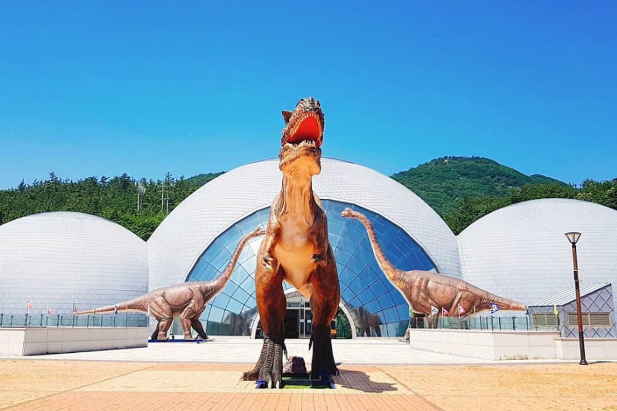 아이들과 함께 방문하기 좋은 비봉공룡공원