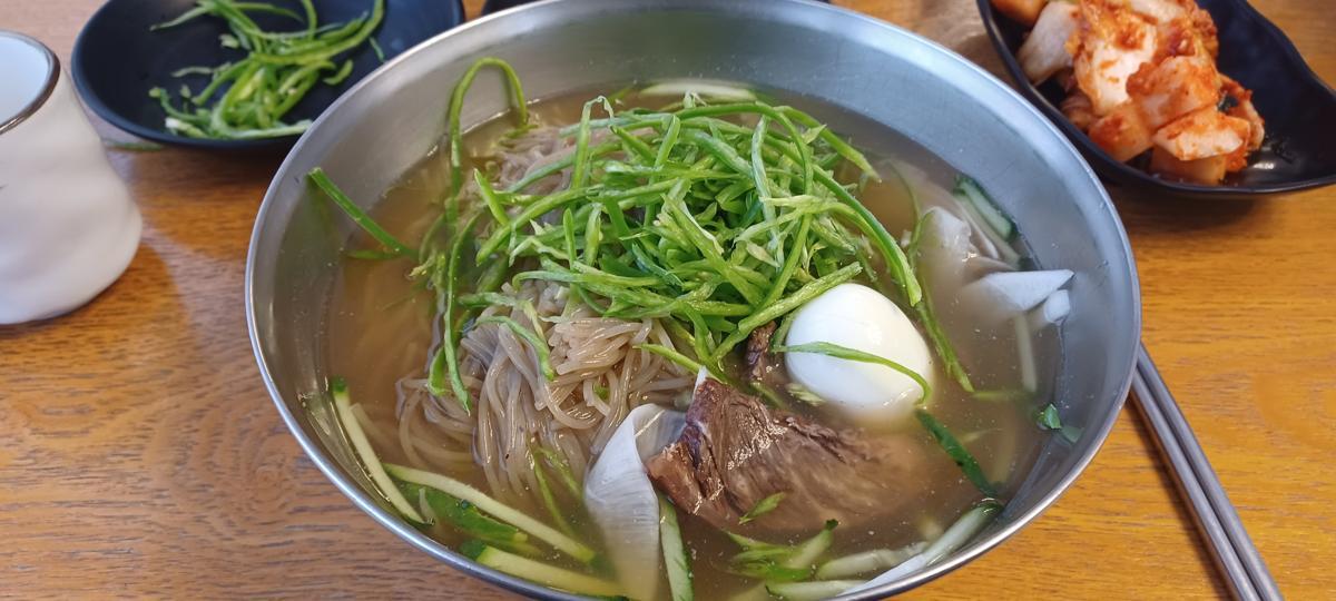 동아일보
