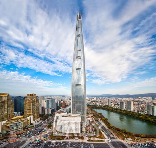 하늘 높이 치솟은 세계 고층 건물 1