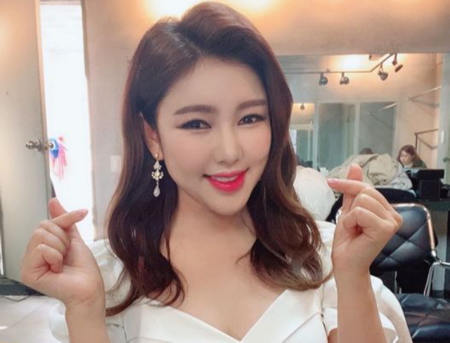 깊게 감동…송가인, 어게인과 두 번째 코로나19 성금 기부