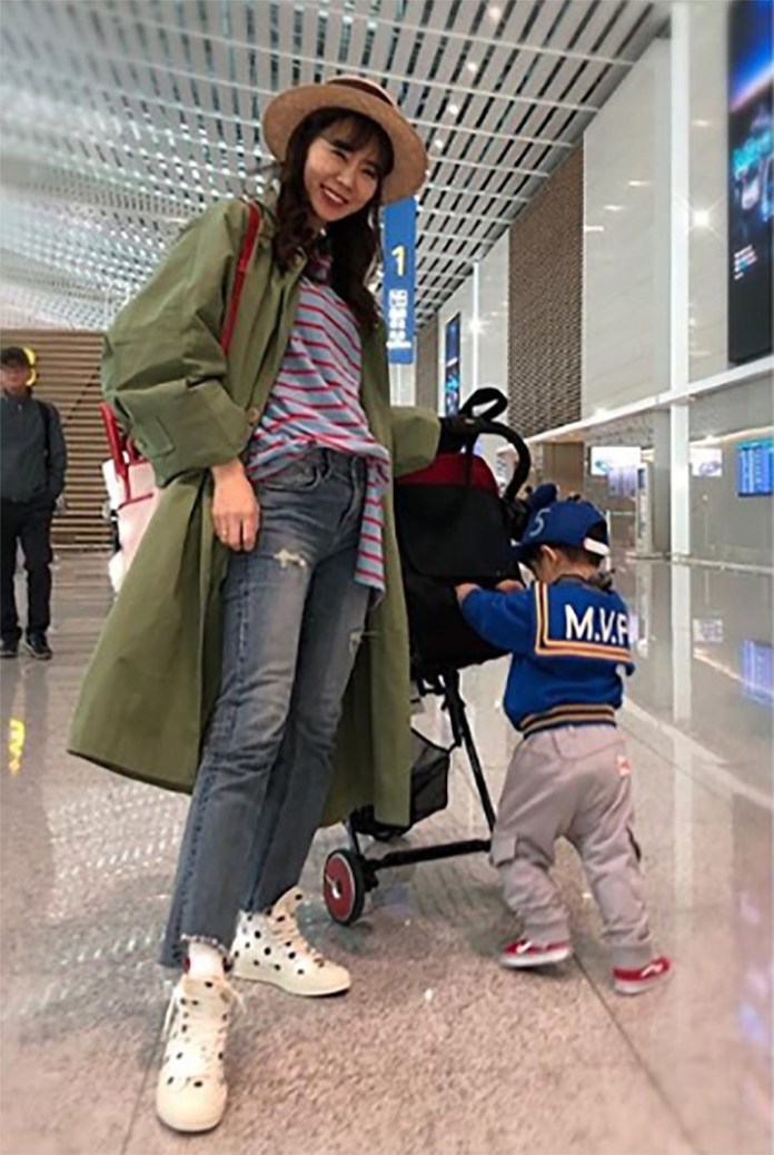 애 엄마 맞나요? 소리 절로 나오게 했던 사진 한 장