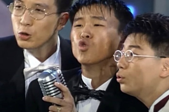 굳이 왜? 홍록기가 웨딩 사진을 두 여자랑 찍은 이유