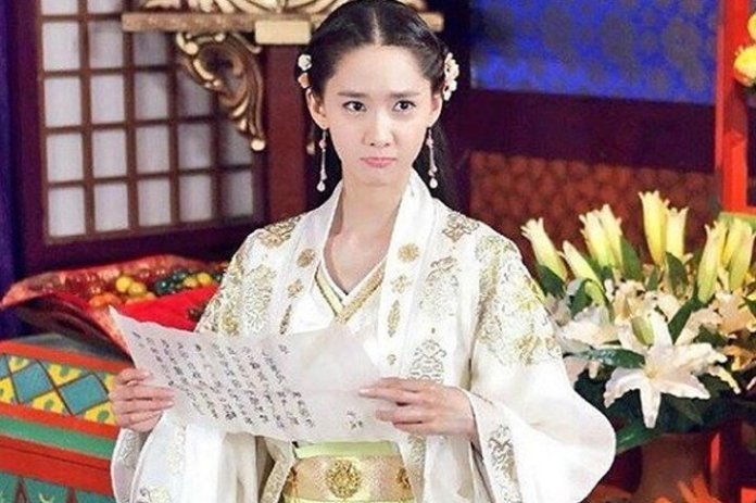 무려 100여 명 남자 스타가 이상형으로 꼽은 여배우의 어릴 적 모습