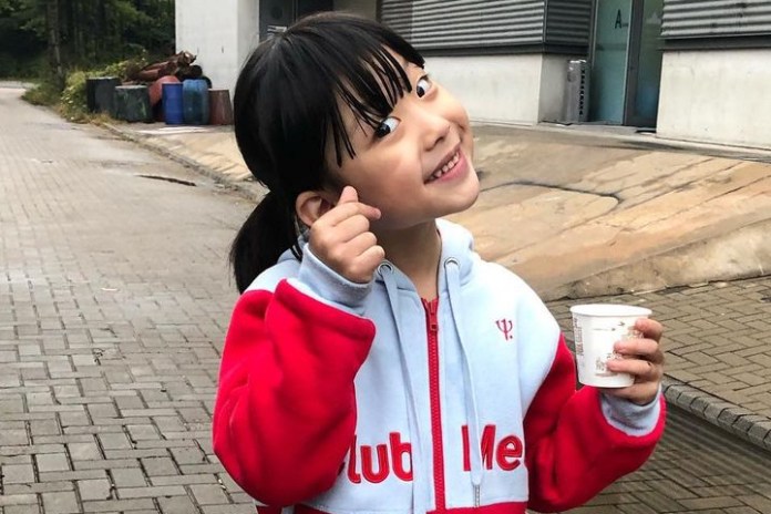 ‘이미 업계에선 유명했다’ 전국민 조카바보로 만든 꼬마의 정체