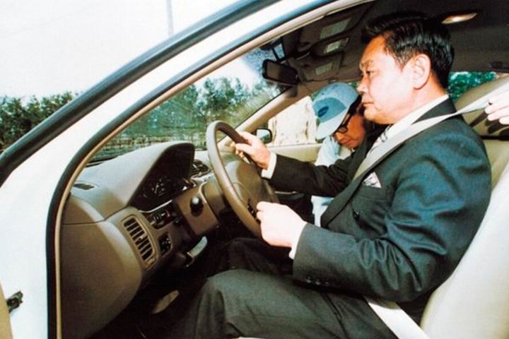 “회장님 취미로 지금은 이런 것까지 하고 있습니다”