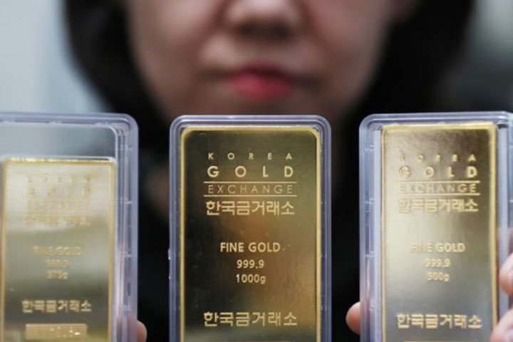 ‘큰손’들이 비트코인 폭락 한 달 전부터 사들인 이 것