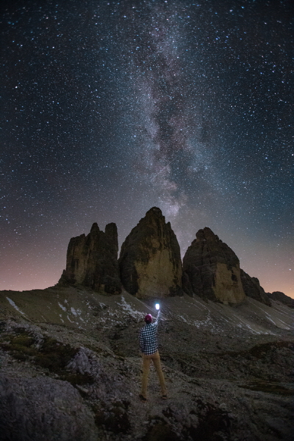 20초 가까이 꼼짝 않고 은하수와 함께 촬영한 사진. 이탈리아 돌로미티