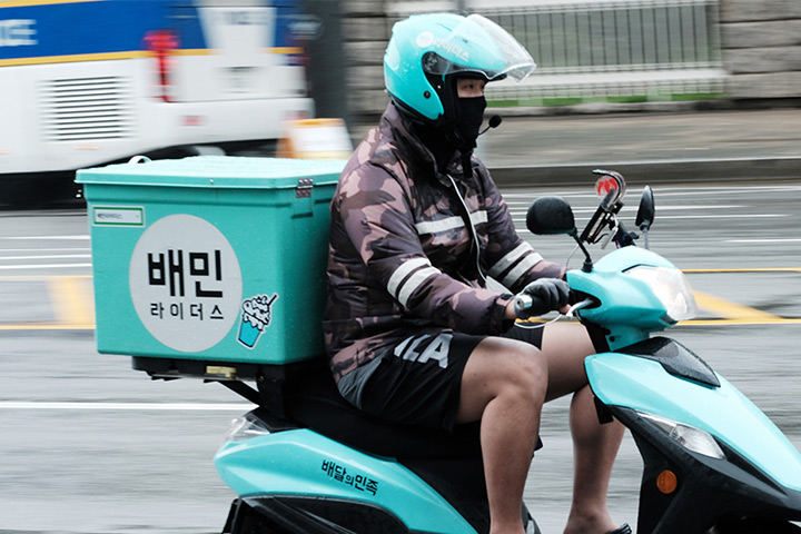 배달 어플로 음식점에 생수 24병 주문한 손님이 리뷰에 남긴 말