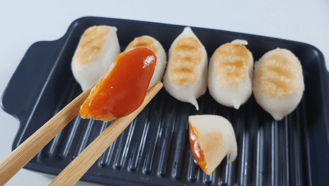 ‘떡에 별걸 다 넣었다’ 휴게소 간식 1순위 넘본다는 개당 415원짜리 신제품