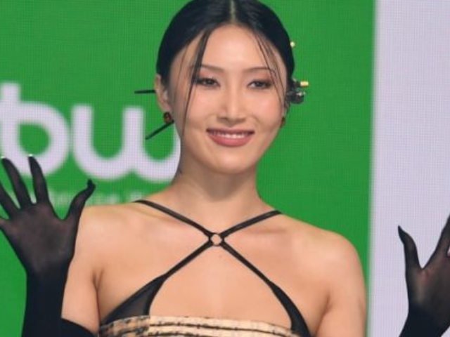 노브라·노출·선정성, 화사가 논란에 대처하는 법