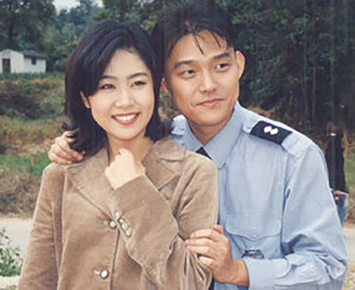 동아일보