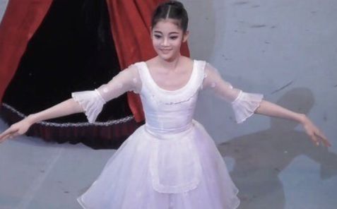 이재용 삼성전자 회장의 딸 이원주가 발레를 선보이고 있다./페르소나 티스토리