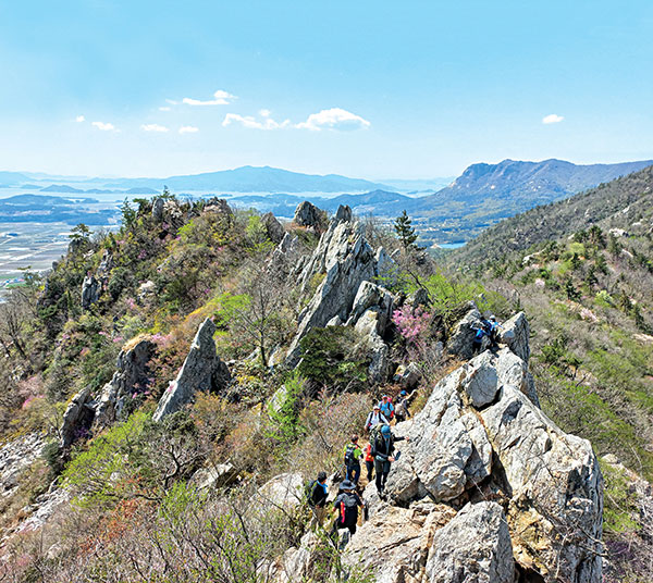국립공원급에 가까운 비경은 바위산의 모든 것을 보여준다.