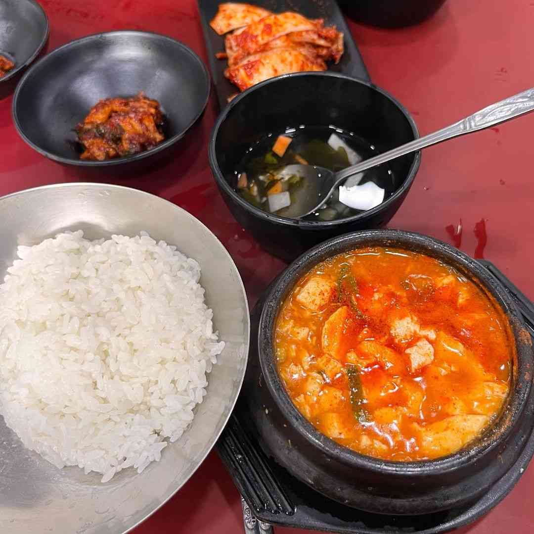 매일 먹어도 안 질리는 가성비 백반 맛집 5