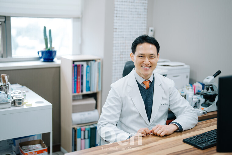 황종호<p>· 연세H의원 원장<p>· &lt;아름답고 젊고 건강하게&gt;,<p>&lt;성형외과·피부과·비뇨의학과 트렌드&gt; 저자<p>