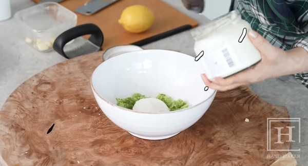 최화정·강민경도 빠진 맛... 그리스 국민 소스 ‘차지키’