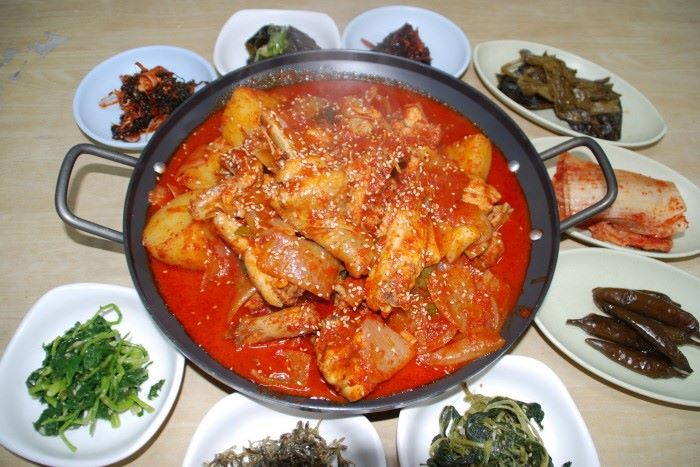 입맛 돋우는 닭도리탕까지 / 사진=한국관광공사@TourAPI