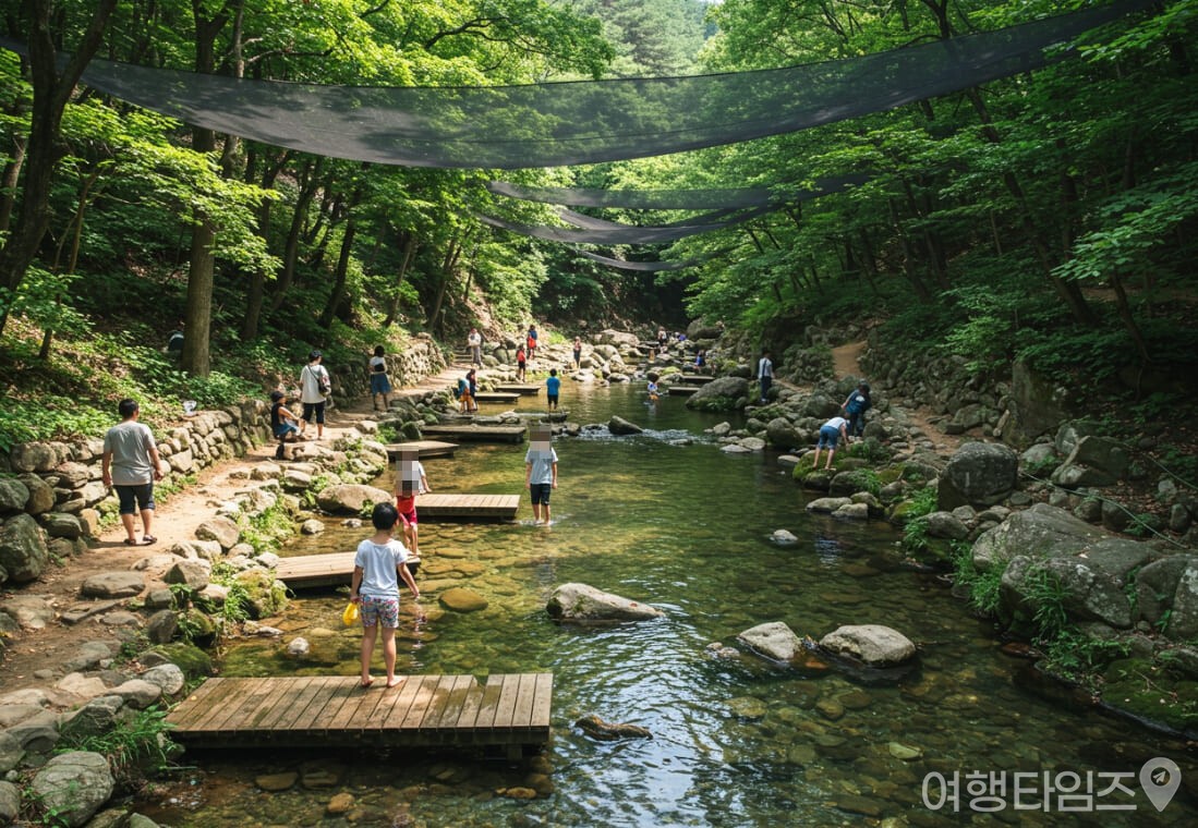 ⓒ여행타임즈(계곡 평상)