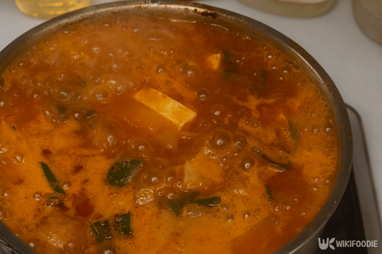 고추장찌개 만드는 자료 사진. / 위키푸디
