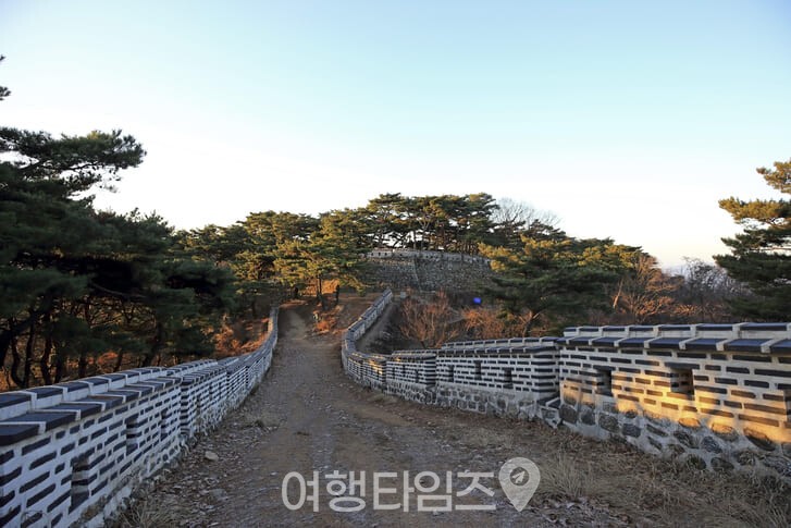 가을 단풍이 스며들고 있는 남한산성 / 사진=게티이미지뱅크
