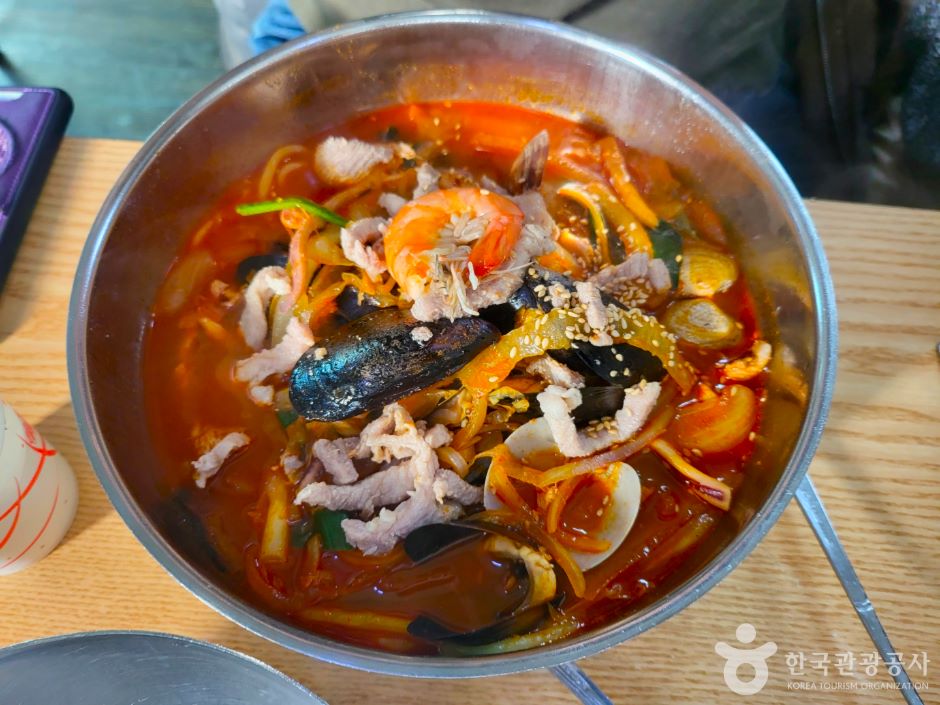 고기 듬뿍 복성루 짬뽕 / 사진=한국관광공사@ToruAPI
