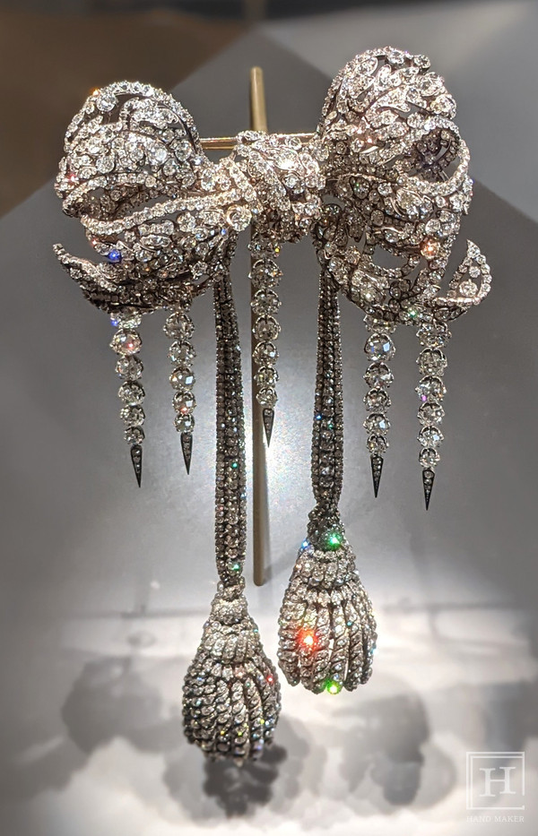 외제니 황후의 대형 코르사주 브로치 / 위키미디어 (Shonagon)