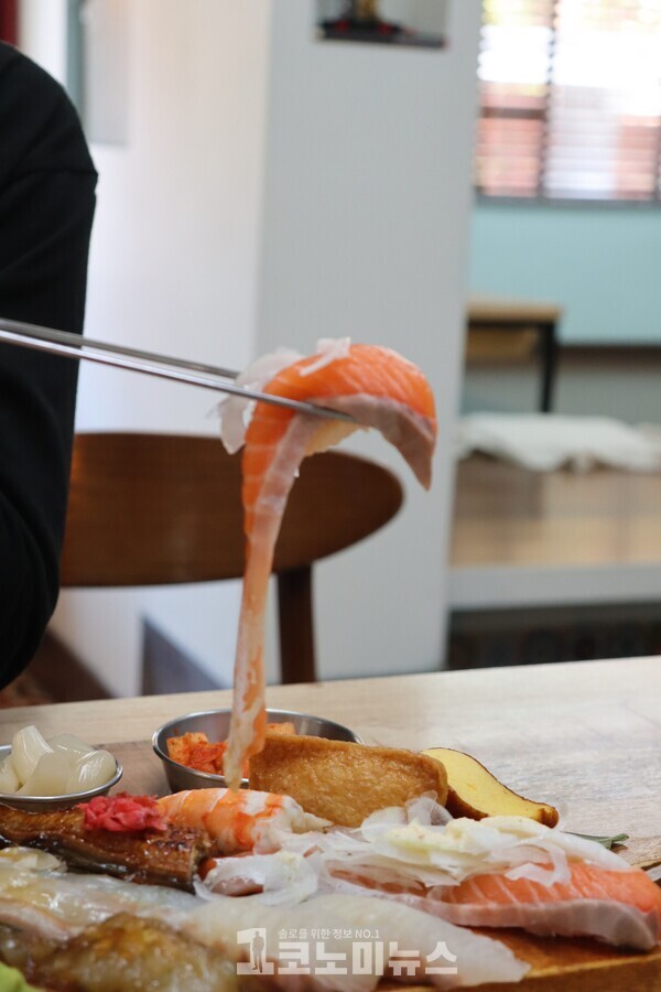 세웅이네 가족식당의 '모둠 초밥'./사진=1코노미뉴스