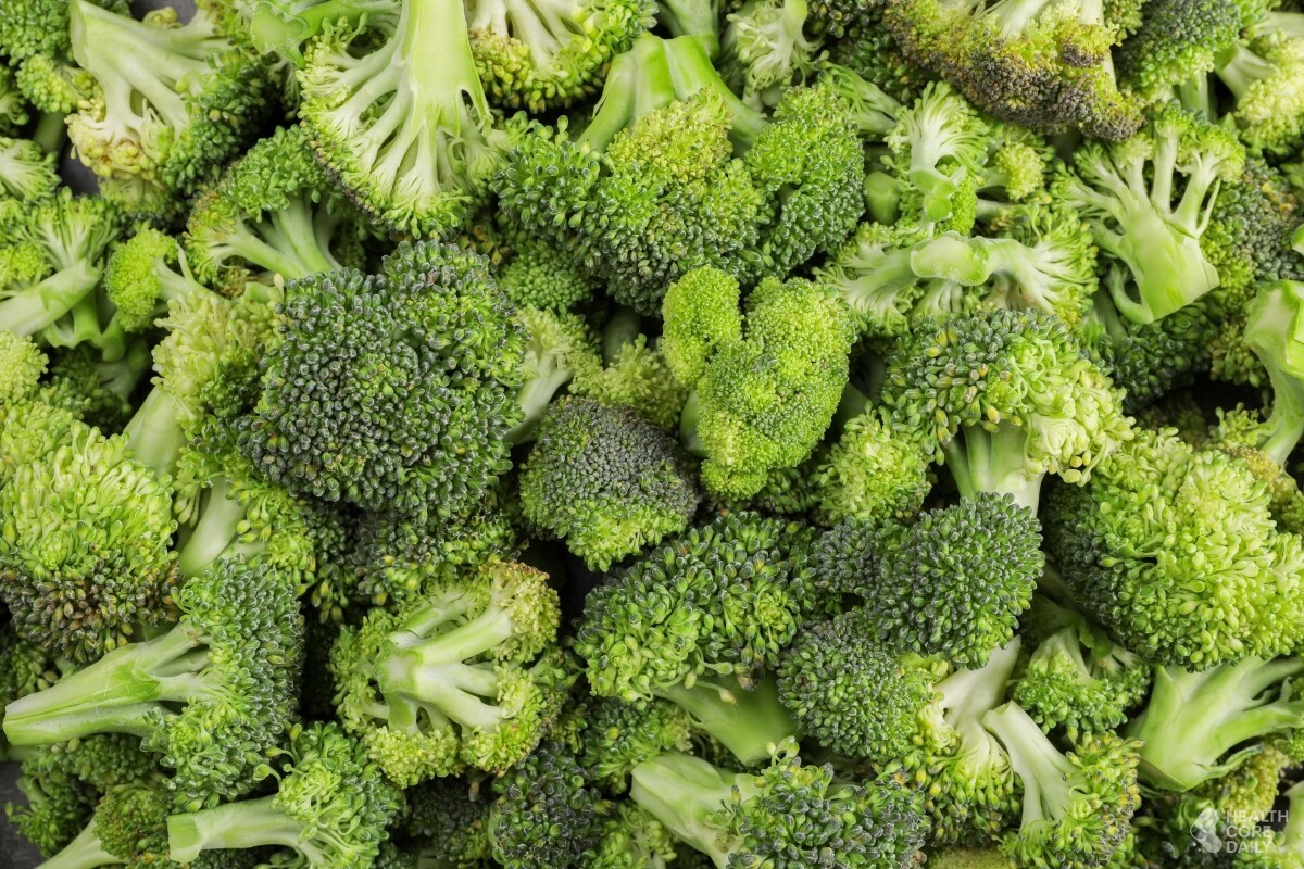 브로콜리. / New Africa-shutterstock.com
