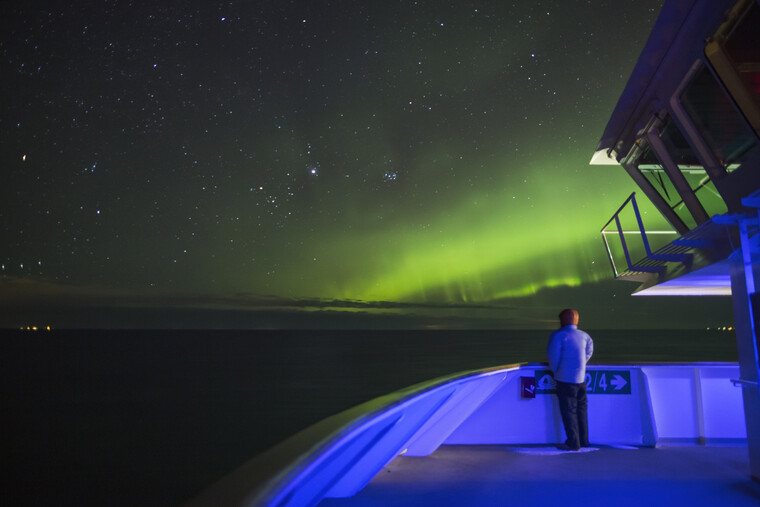 노르웨이 해안선을 오가는 크루즈 위에서 촬영한 사진. 배가 크게 흔들리지 않아 뱃멀미는 걱정하지 않아도 된다.&nbsp;©권오철