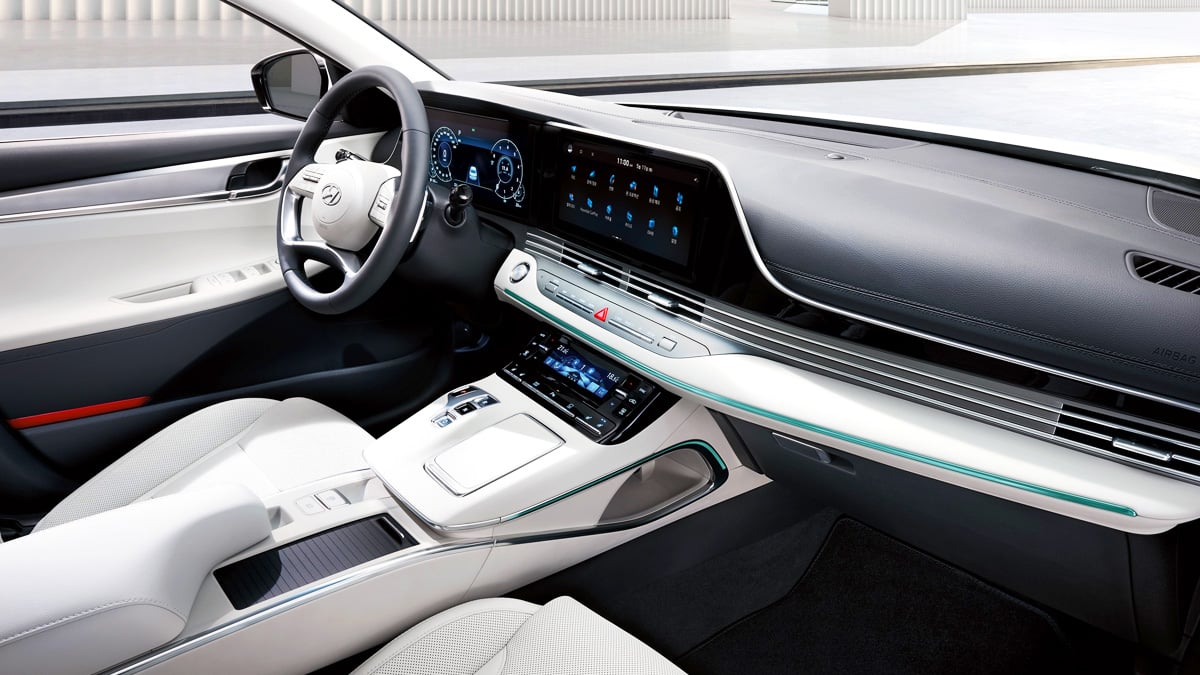 더 뉴 그랜저 IG 하이브리드 실내 운전석