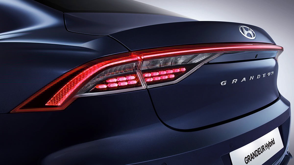 더 뉴 그랜저 IG 하이브리드 백라이트