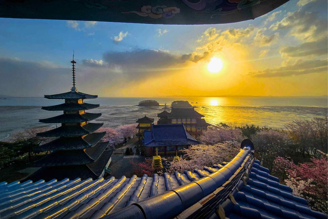 안면암 일출 / 사진=한국관광공사 포토코리아@박정아